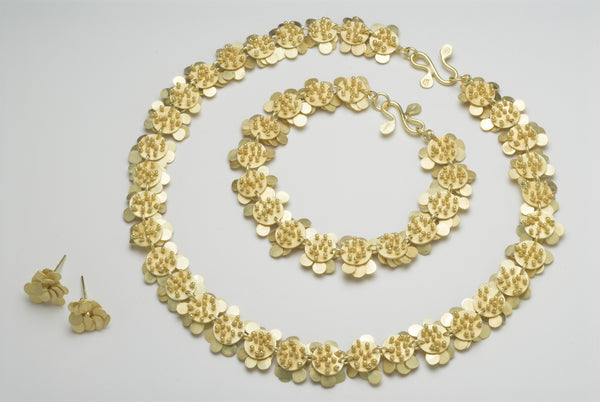 Symphony Precious collection, reverse side, 18ct yellow gold satin by Fiona DeMarco