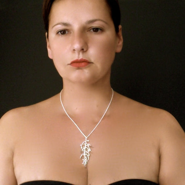 Contour graduated Pendant, polished silver by Fiona DeMarco